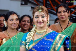 Rajasekhar, Aarti Agarwal, Meera Jasmine