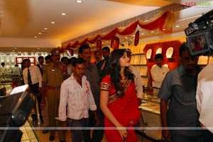 Ileana at Kukatpally Khazana Launch