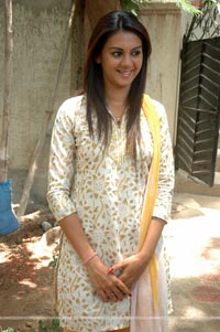 Kamna Jetmalani at Andamaina Abadham Sets