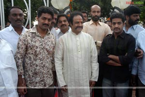 NTR family pays tribute 