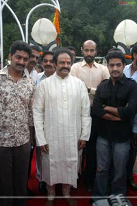 NTR family pays tribute 