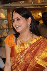 Aksha Photo Gallery at CMR Jewellery