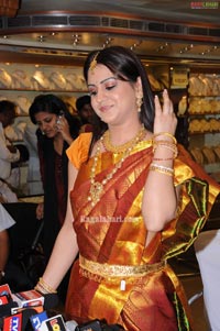 Aksha Photo Gallery at CMR Jewellery