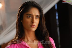 Ileana Photo Gallery