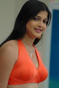 Nicole Photo Gallery from Aaha Entha Andam