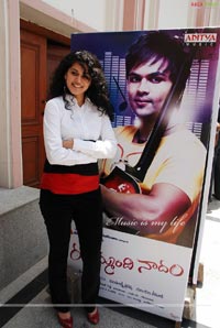 Tapsee Photo Gallery at Jhummandi Naadam Press meet