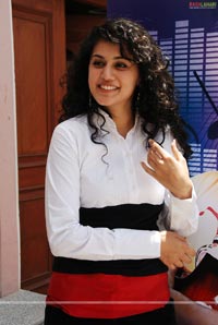 Tapsee Photo Gallery at Jhummandi Naadam Press meet