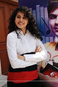 Tapsee Photo Gallery at Jhummandi Naadam Press meet