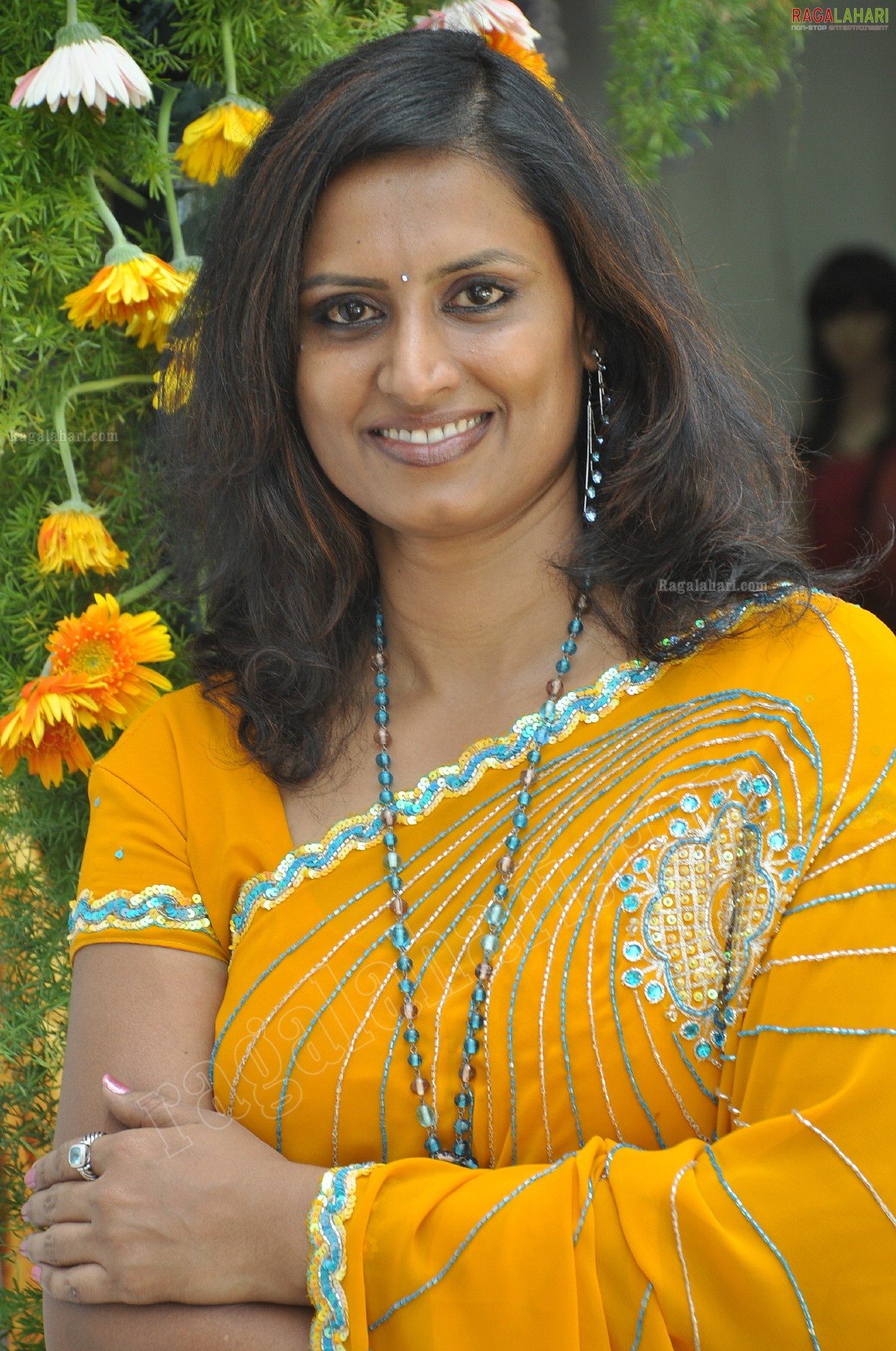 Singer Kausalya (Hi-Res)