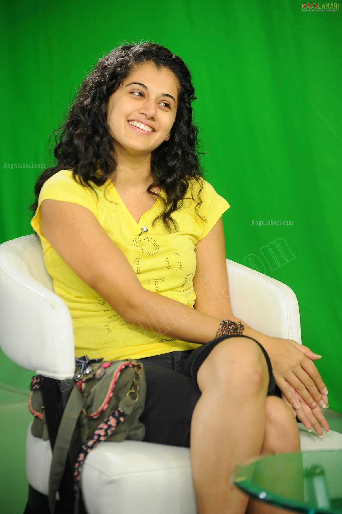 Taapsee (Hi-Res)