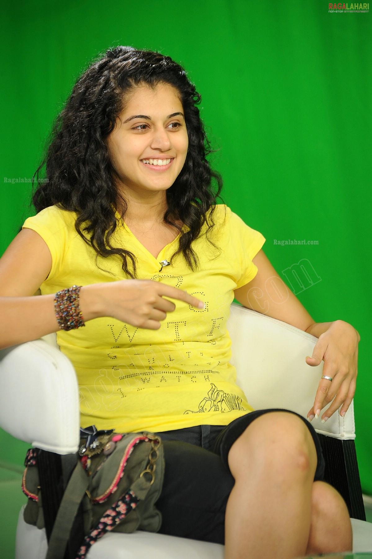 Taapsee (Hi-Res)