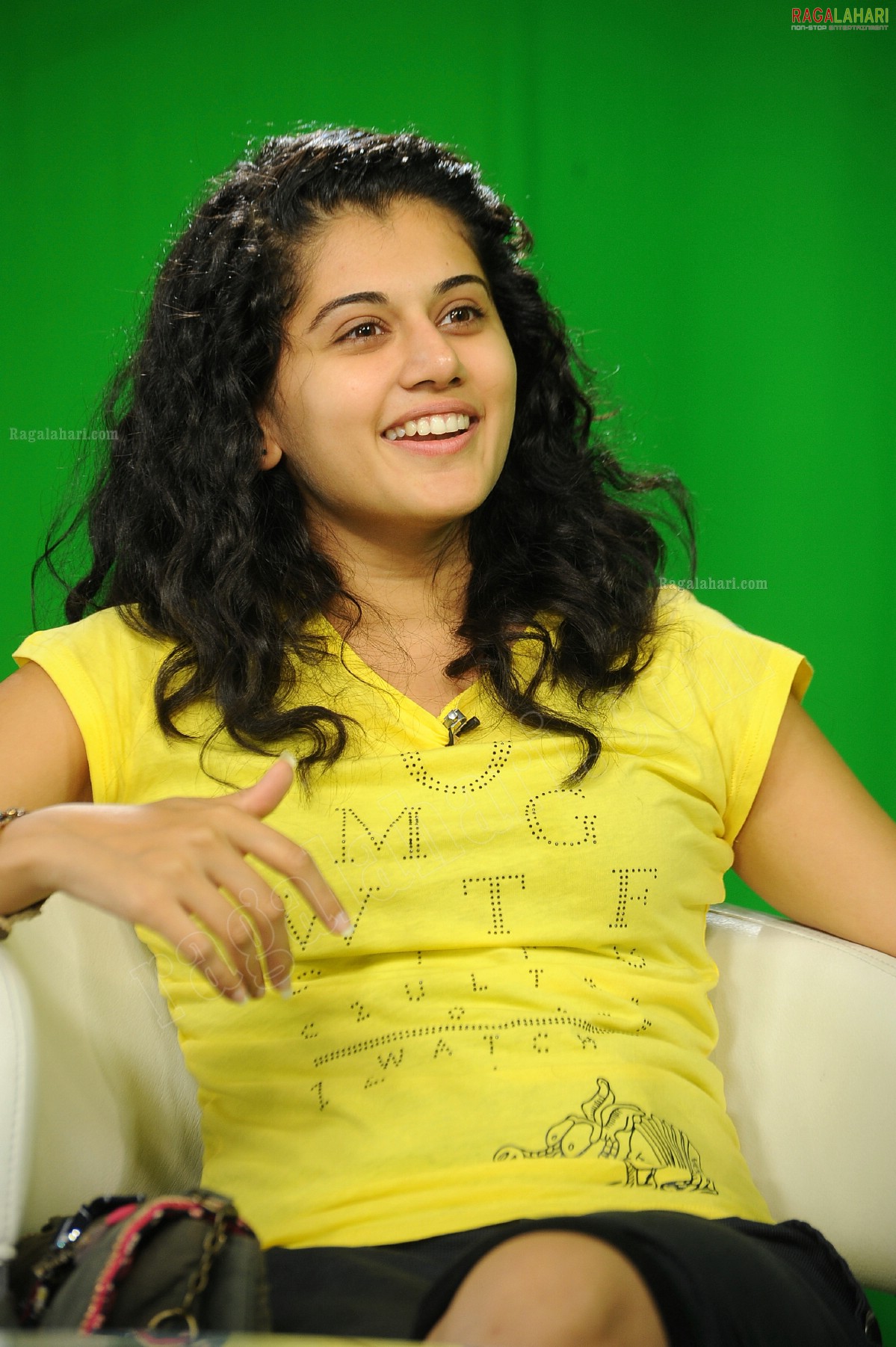 Taapsee (Hi-Res)