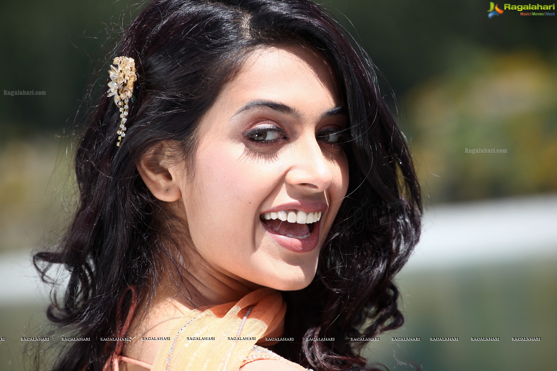 Sarah Jane Dias - HD Gallery