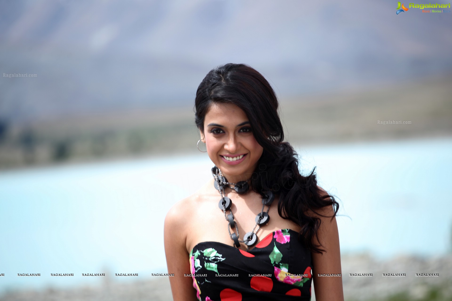 Sarah Jane Dias - HD Gallery