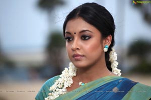 Tanushree Dutta Print Size Photos