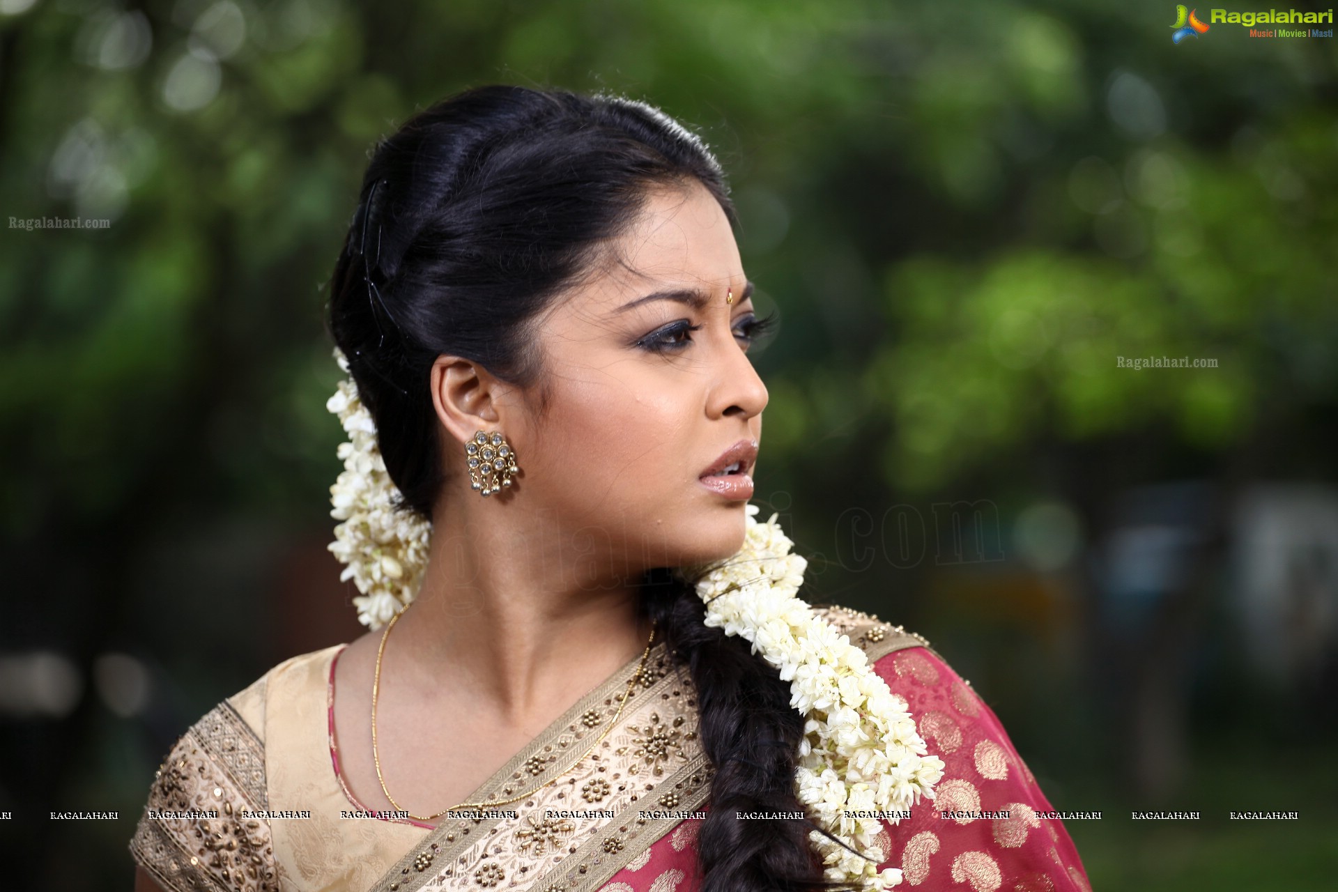 Tanushree Dutta - HD Gallery