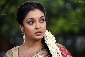 Tanushree Dutta Print Size Photos