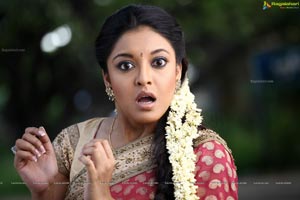 Tanushree Dutta Print Size Photos