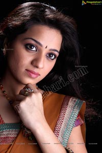 Trisha Look alike Beautiful Reshma Studio Shoot