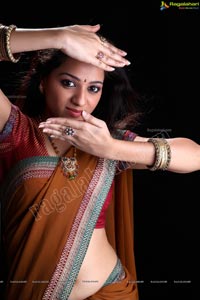 Trisha Look alike Beautiful Reshma Studio Shoot