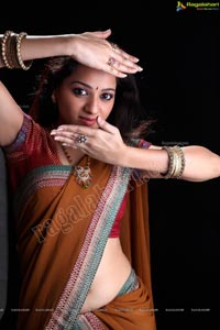 Trisha Look alike Beautiful Reshma Studio Shoot