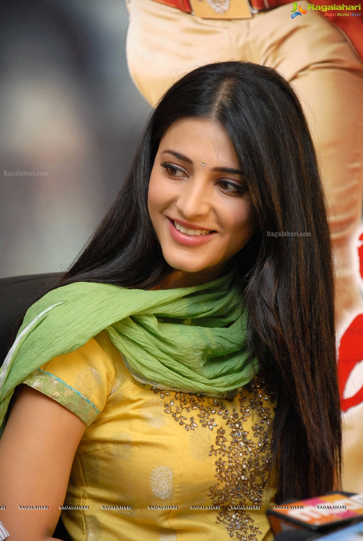 Shruti Haasan (Posters)