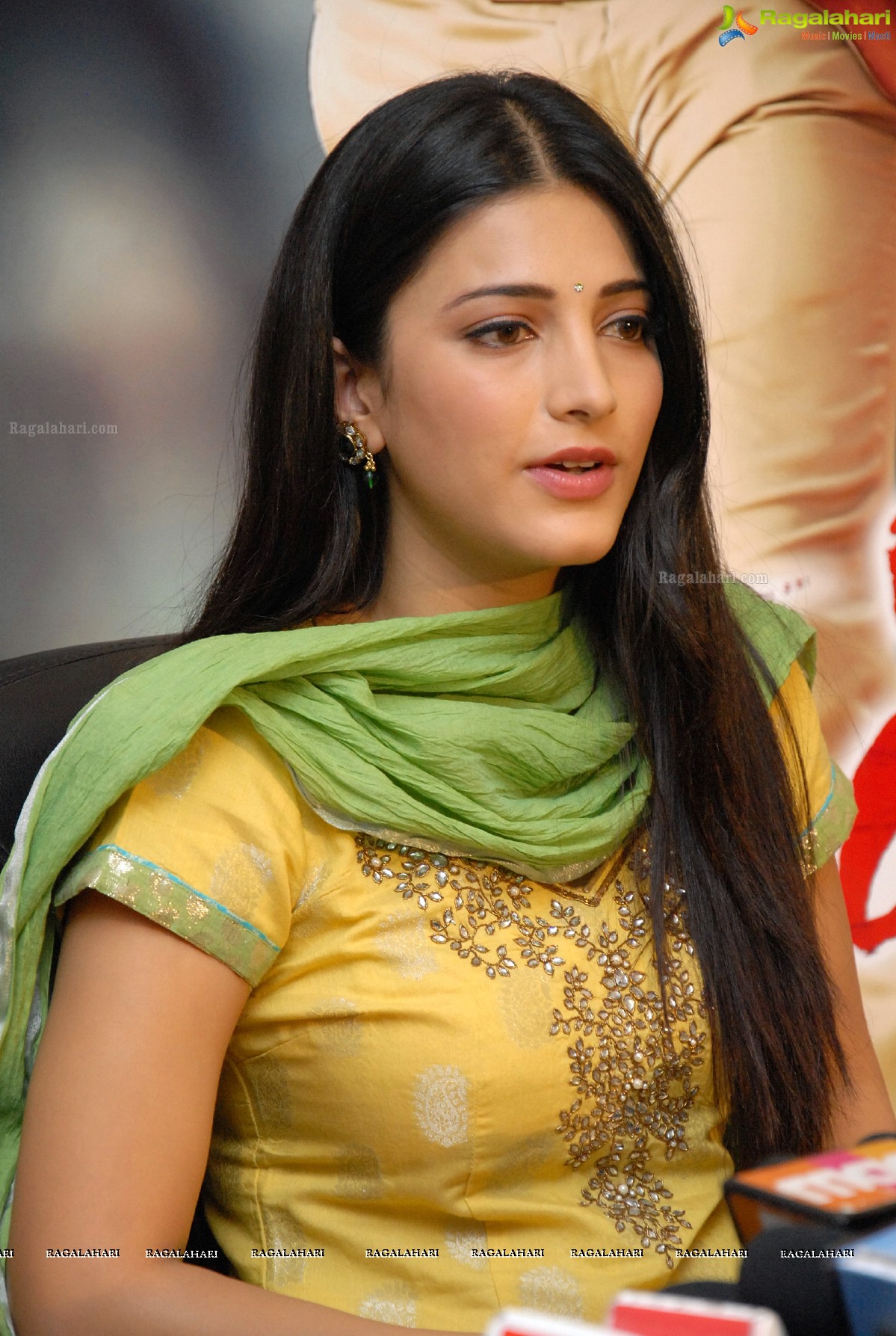 Shruti Haasan (Posters)