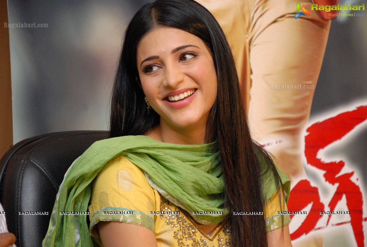 Shruti Haasan (Posters)