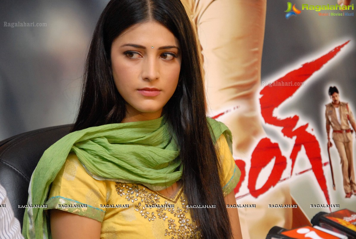 Shruti Haasan (Posters)