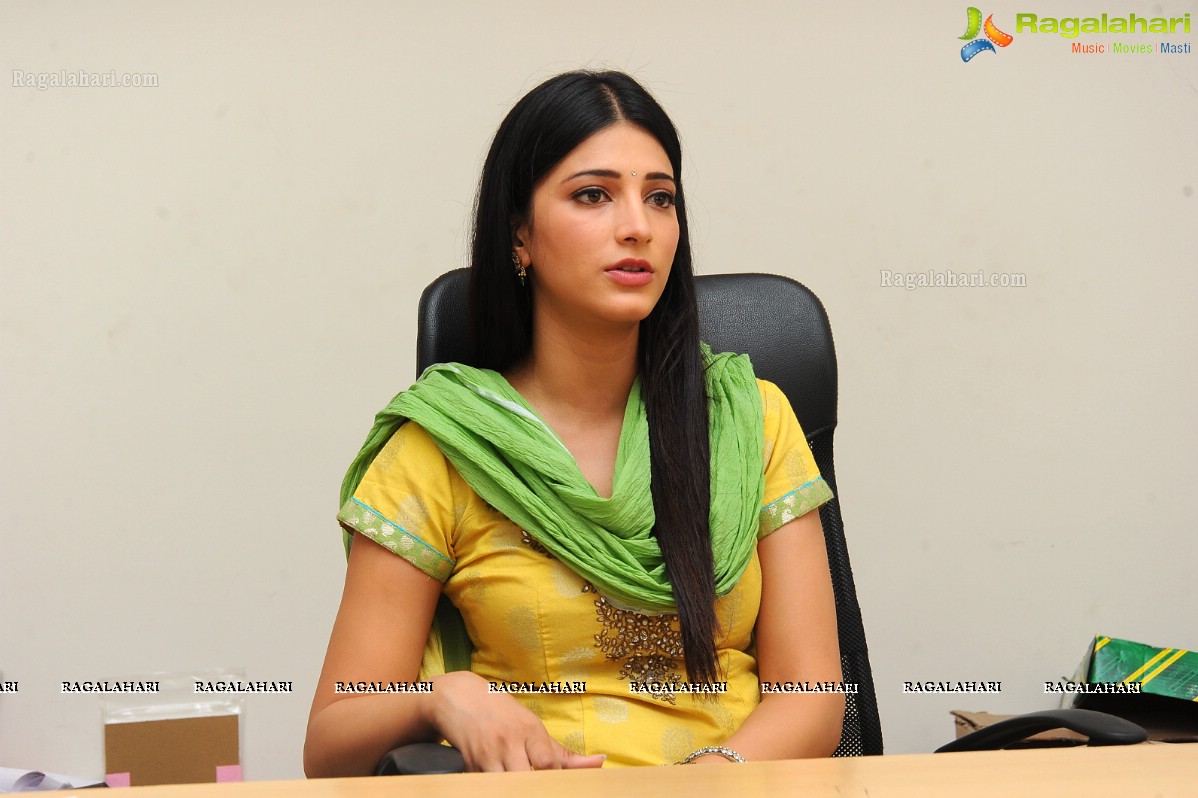 Shruti Haasan (Posters)