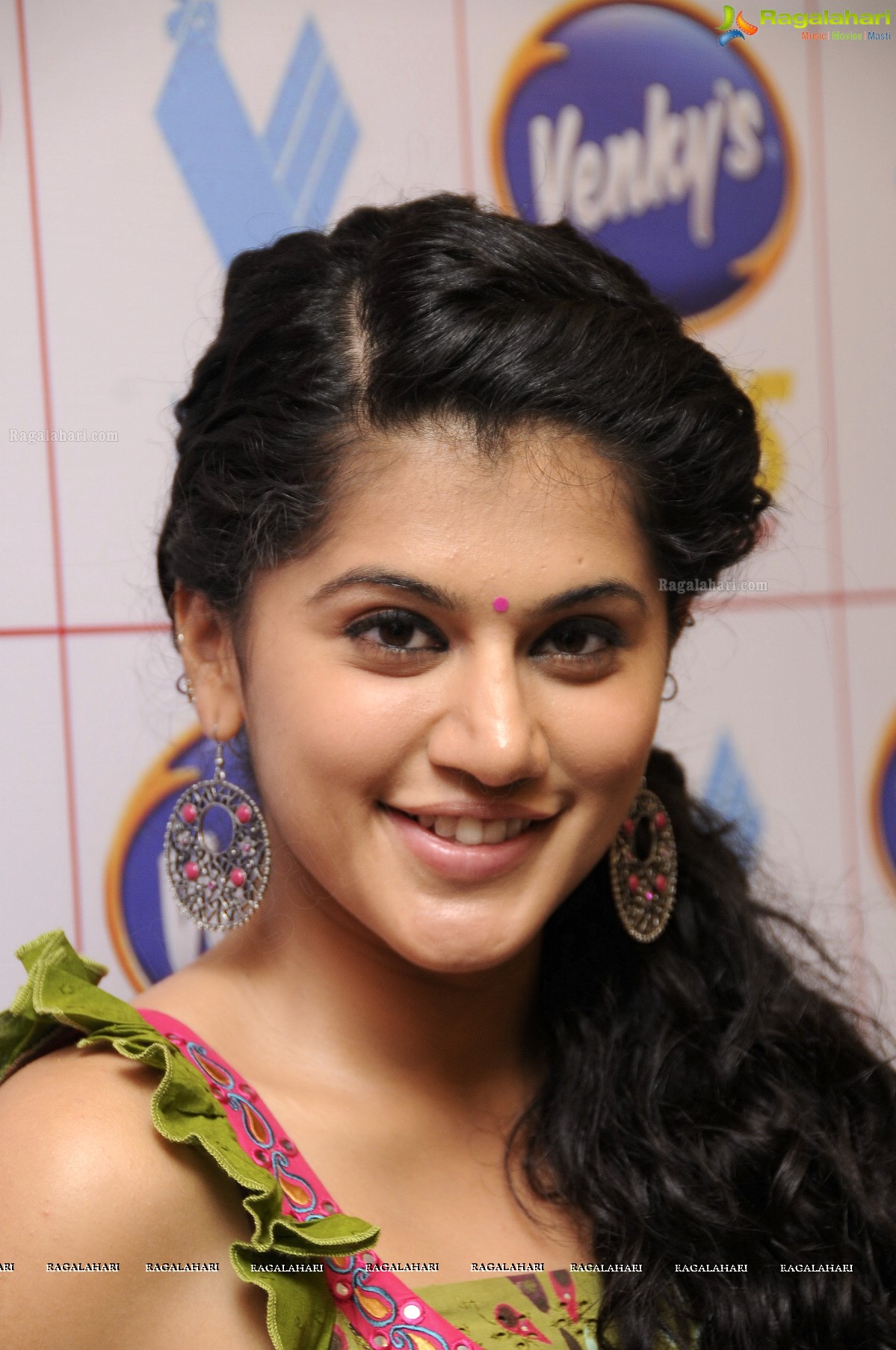 Taapsee (Hi-Res)