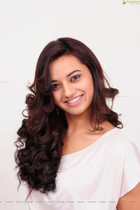 Isha Chawla High Definition Photos