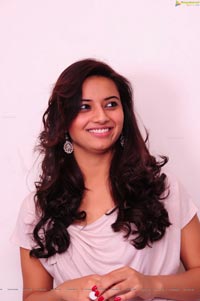 Isha Chawla High Definition Photos