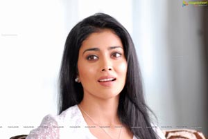 Shriya Saran High Definition Wallpapers