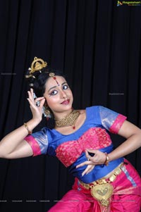 Kuchipudi Dancer Prateeksha Kashi High Resolution Photos