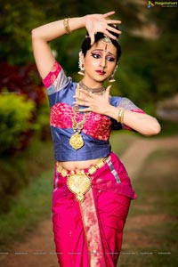 Kuchipudi Dancer Prateeksha Kashi High Resolution Photos