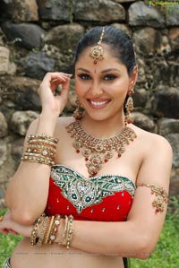 Pooja Chopra Hot in Ponnar Shankar