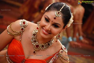 Pooja Chopra Hot in Ponnar Shankar