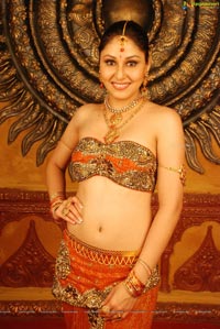 Pooja Chopra Hot in Ponnar Shankar