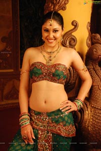 Pooja Chopra Hot in Ponnar Shankar