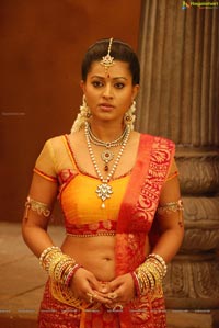 Sneha Hot in Ponnar Shankar