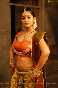 Sneha Hot in Ponnar Shankar