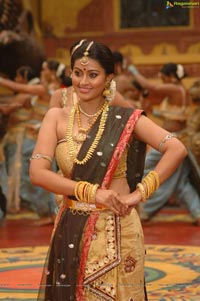 Sneha Hot in Ponnar Shankar