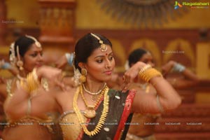 Sneha Hot in Ponnar Shankar