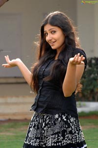 Silanthi Monica Poster Size Photos