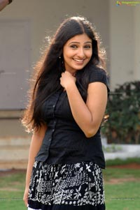 Silanthi Monica Poster Size Photos