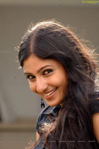 Silanthi Monica Poster Size Photos