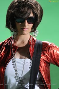 Tamil Actress Yashika High Resolution Photos