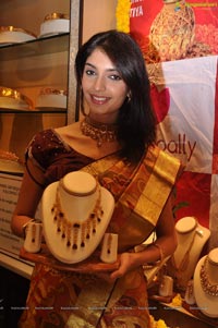 Ashna Mishra at Manepally Jewellers