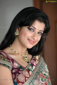 Madhhurima in Saree